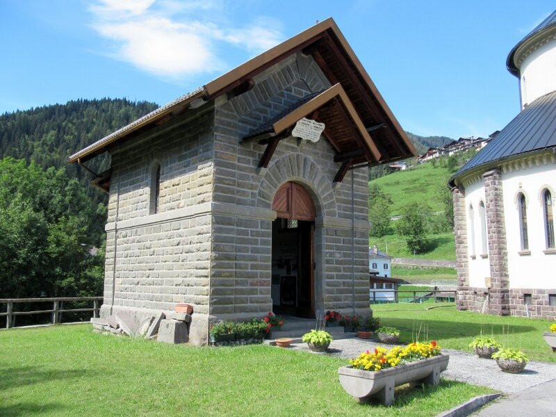 Monumento ai Caduti-Falcade必去景点