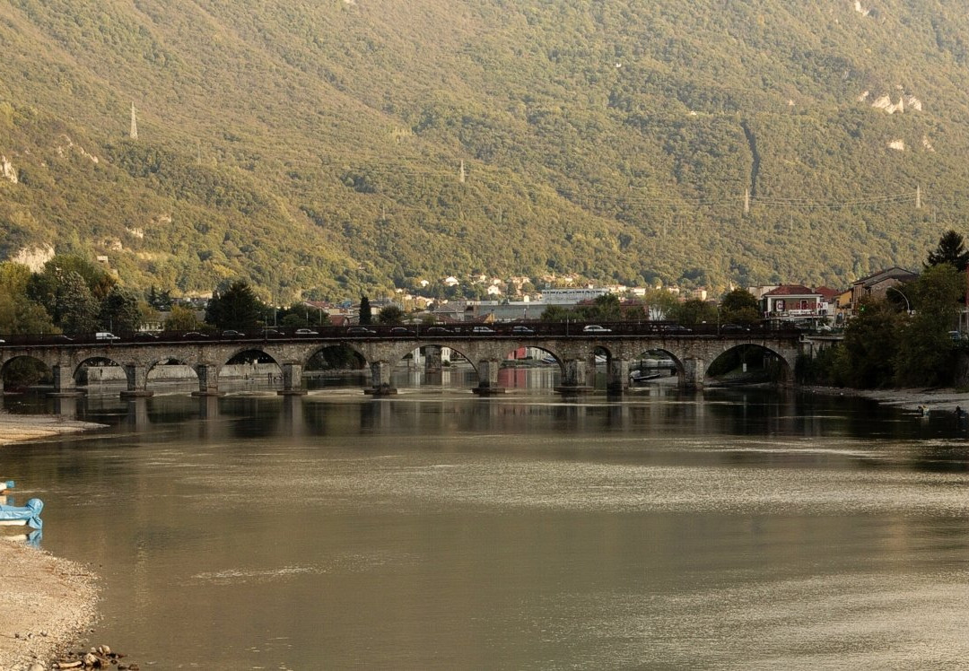 Ponte vecchio - Ponte Azzone Visconti-莱科必去景点