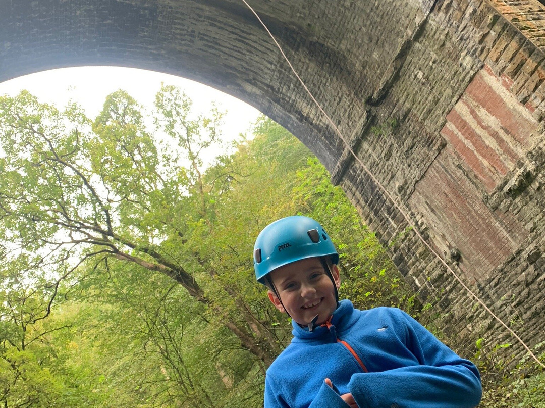 Abseiling Derbyshire-峰区国家公园必去景点