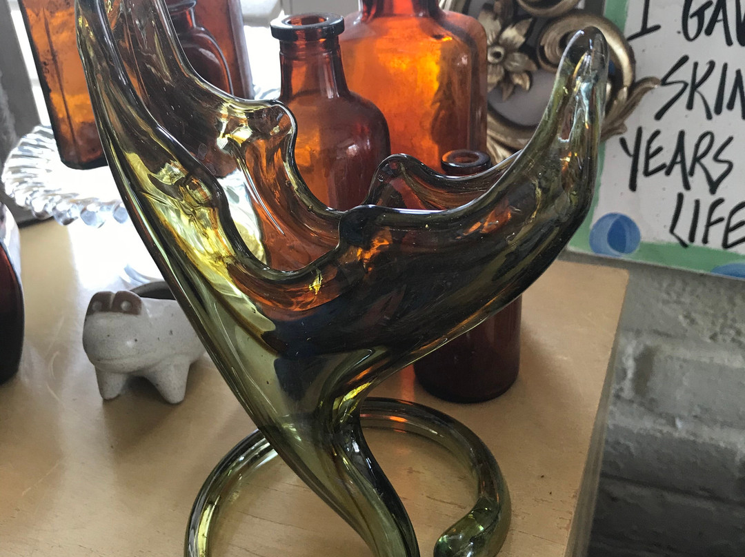13 on Fifth Antiques & Collectibles景点图片