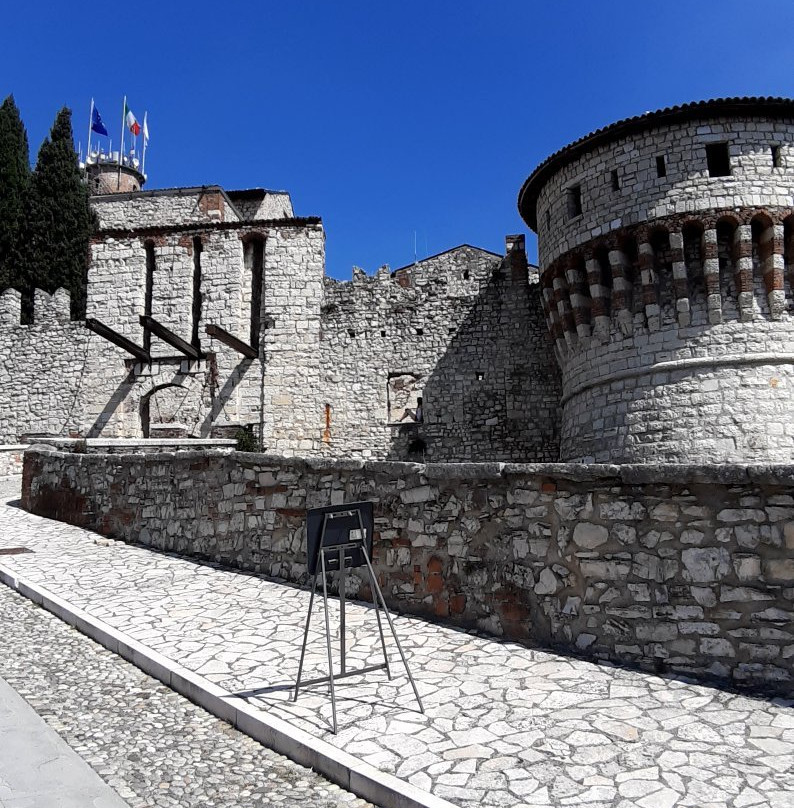 Brescia Castle景点图片