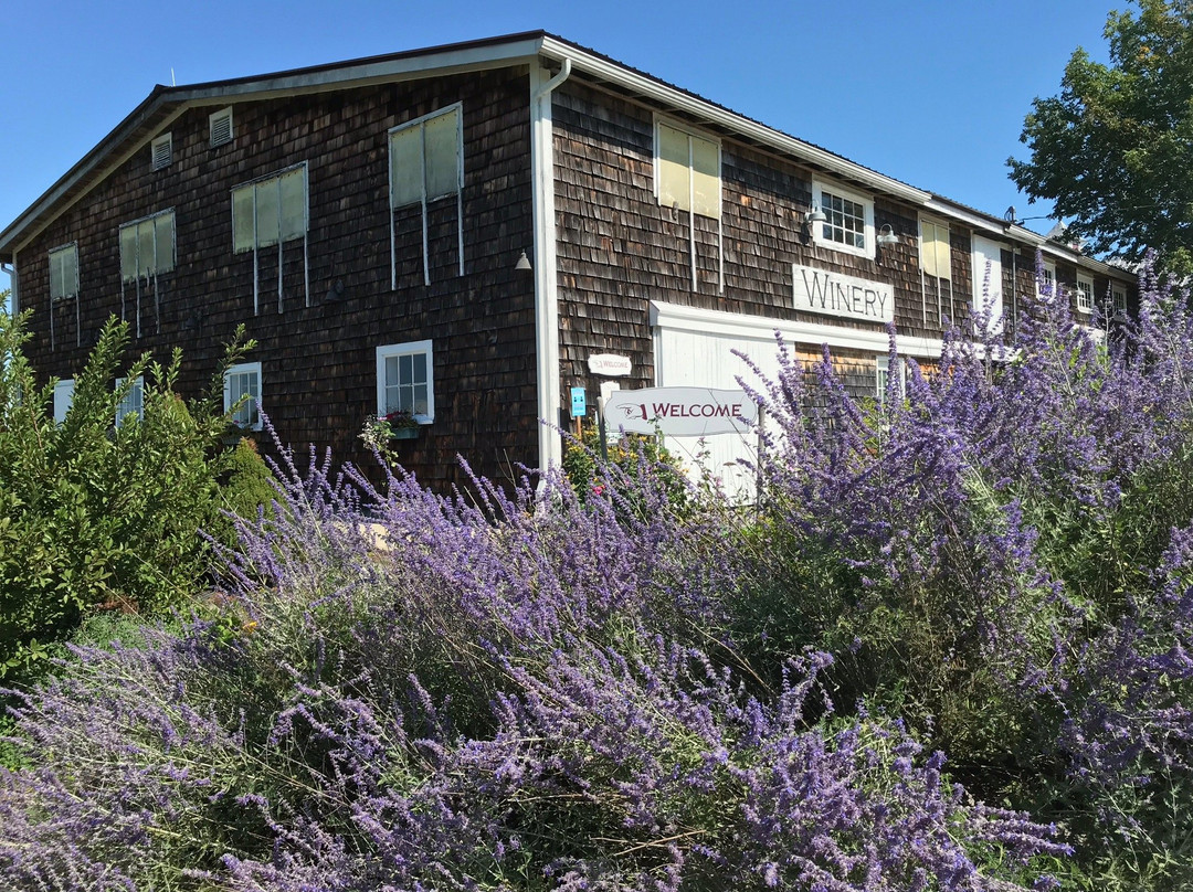 Sweetgrass Farm Winery and Distillery景点图片