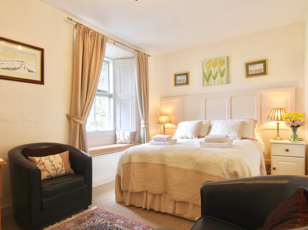 老牧师之家酒店主图