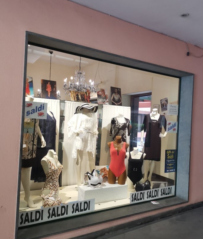 Centro Commerciale  Galleria degli Orti - Imperia-因佩里亚必去景点