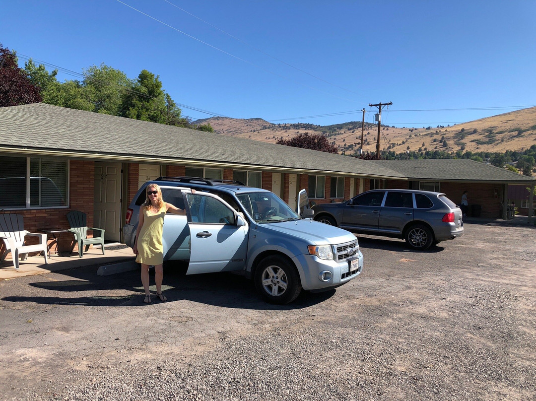 Golden West Motel主图