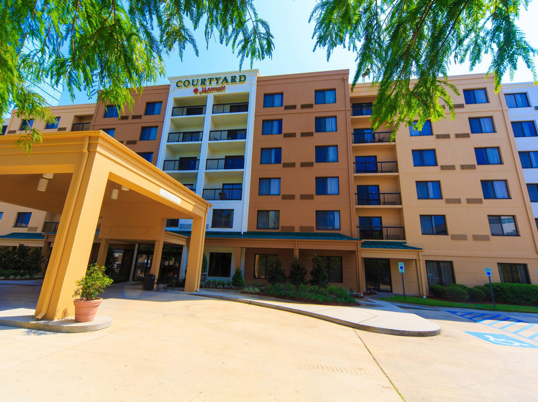 Courtyard by Marriott New Orleans Metairie主图