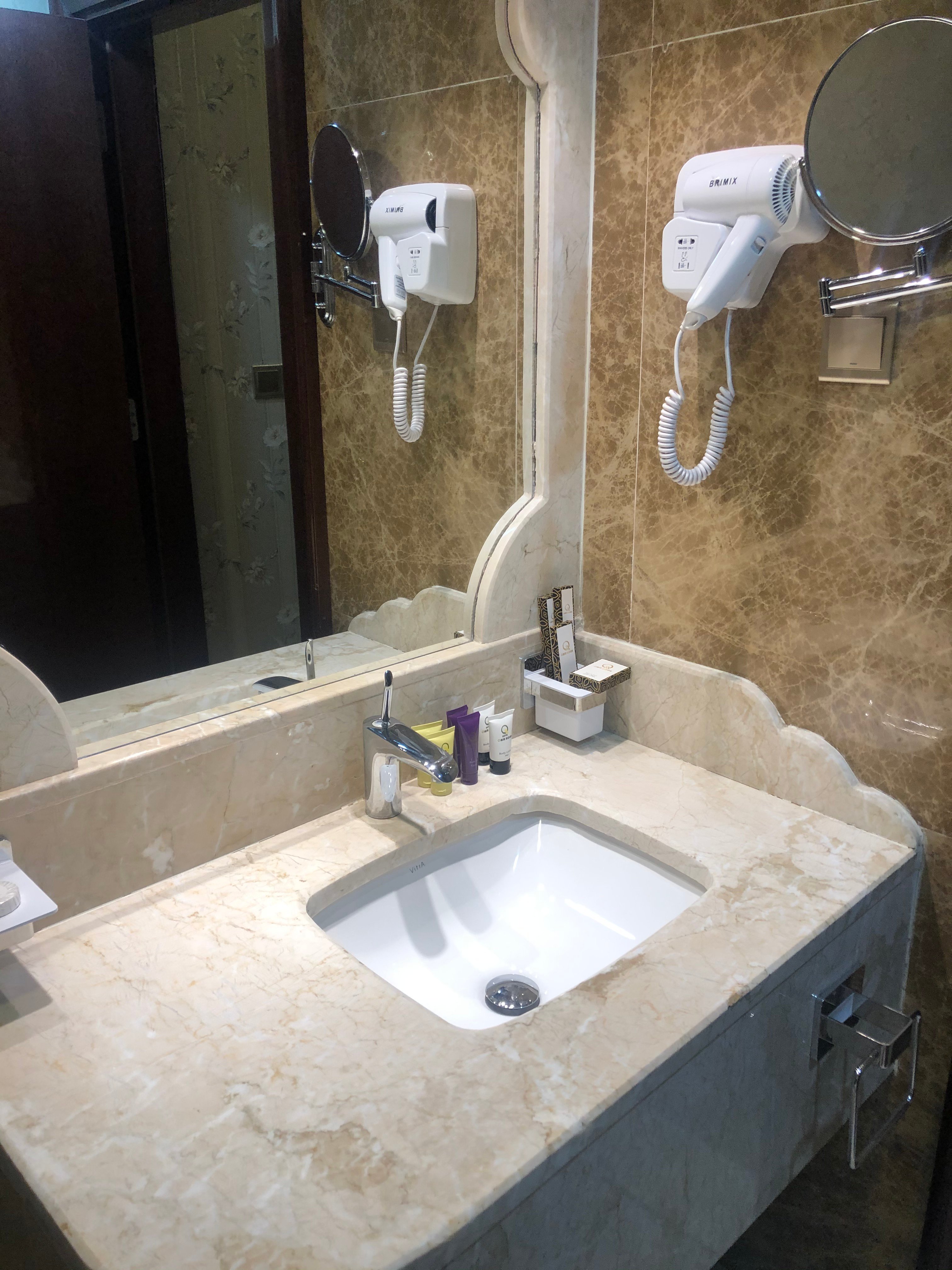 Hotel Qasr Aldur-浴室