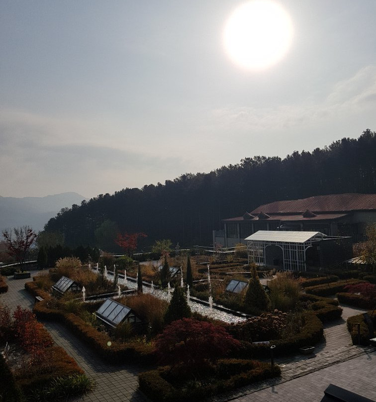 Eden Paradise Hotel主图