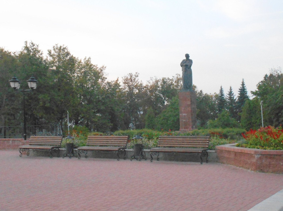 Francysk Skaryna Statue-波洛茨克必去景点