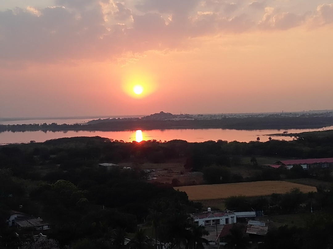 Noor-Us-Sabah Palace主图