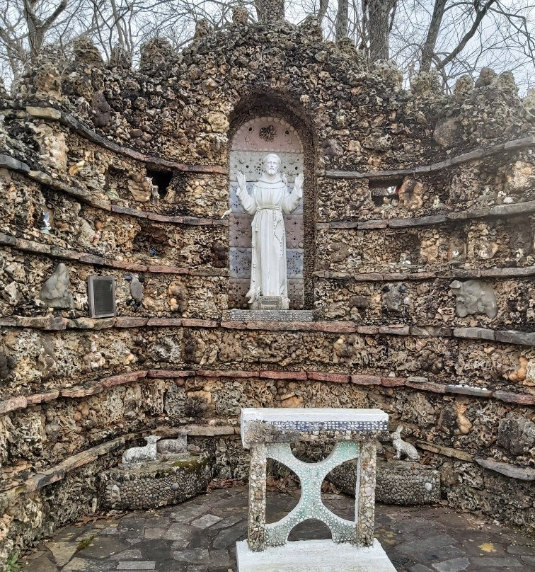 Black Madonna Shrine景点图片