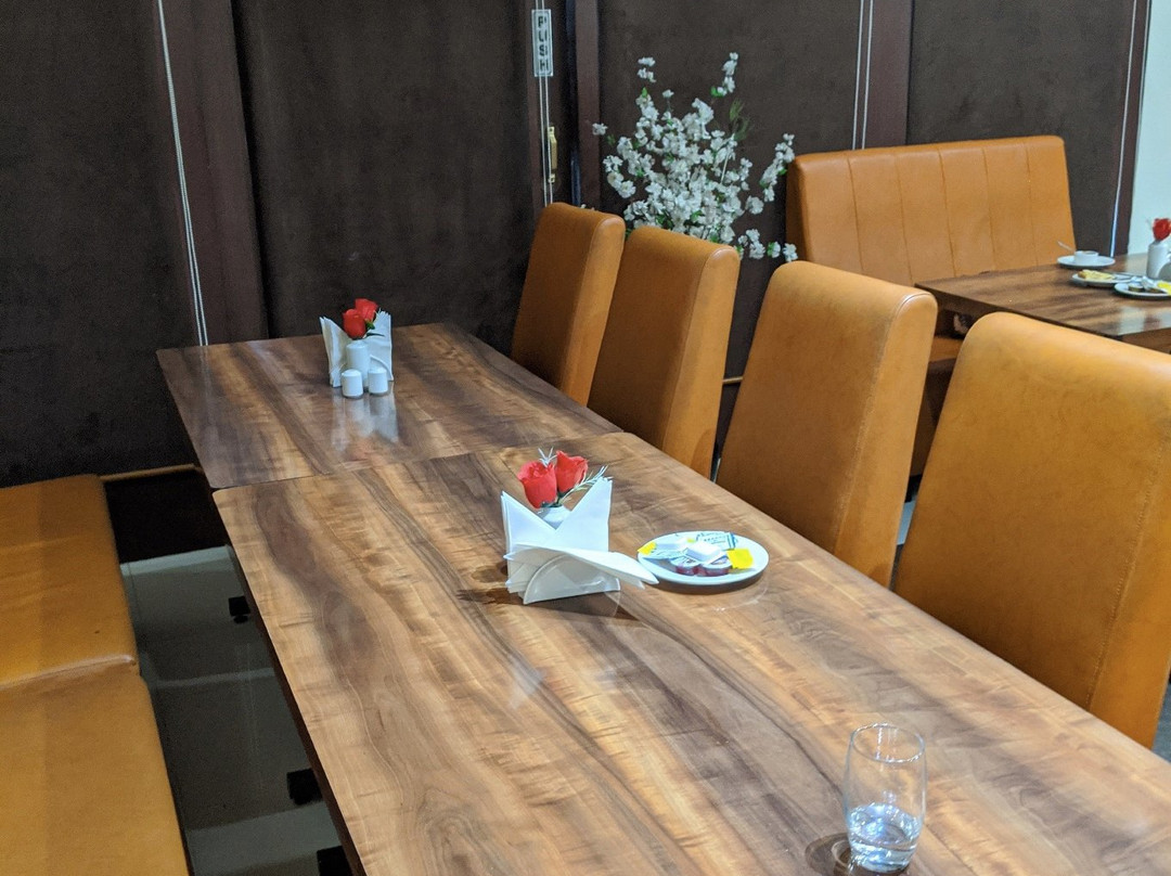 Hotel The Karan主图