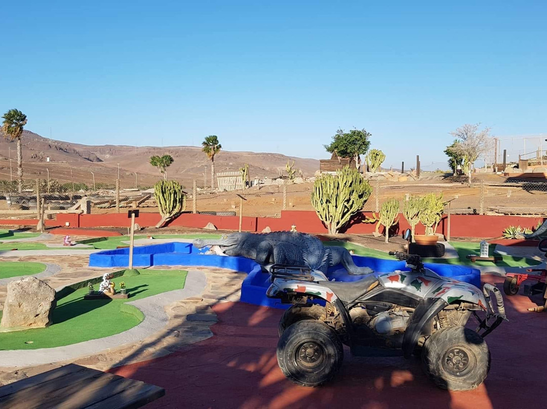 Dinos Minigolf-Bahia Feliz必去景点