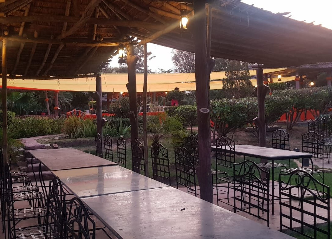 黄金宫殿度假酒店主图