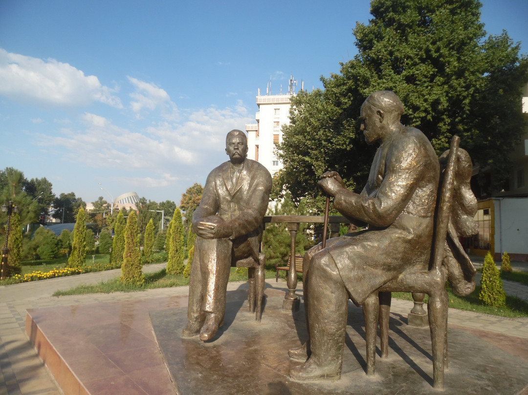 Monument to Sadriddin Aini and Maxim Gorky-杜尚别必去景点