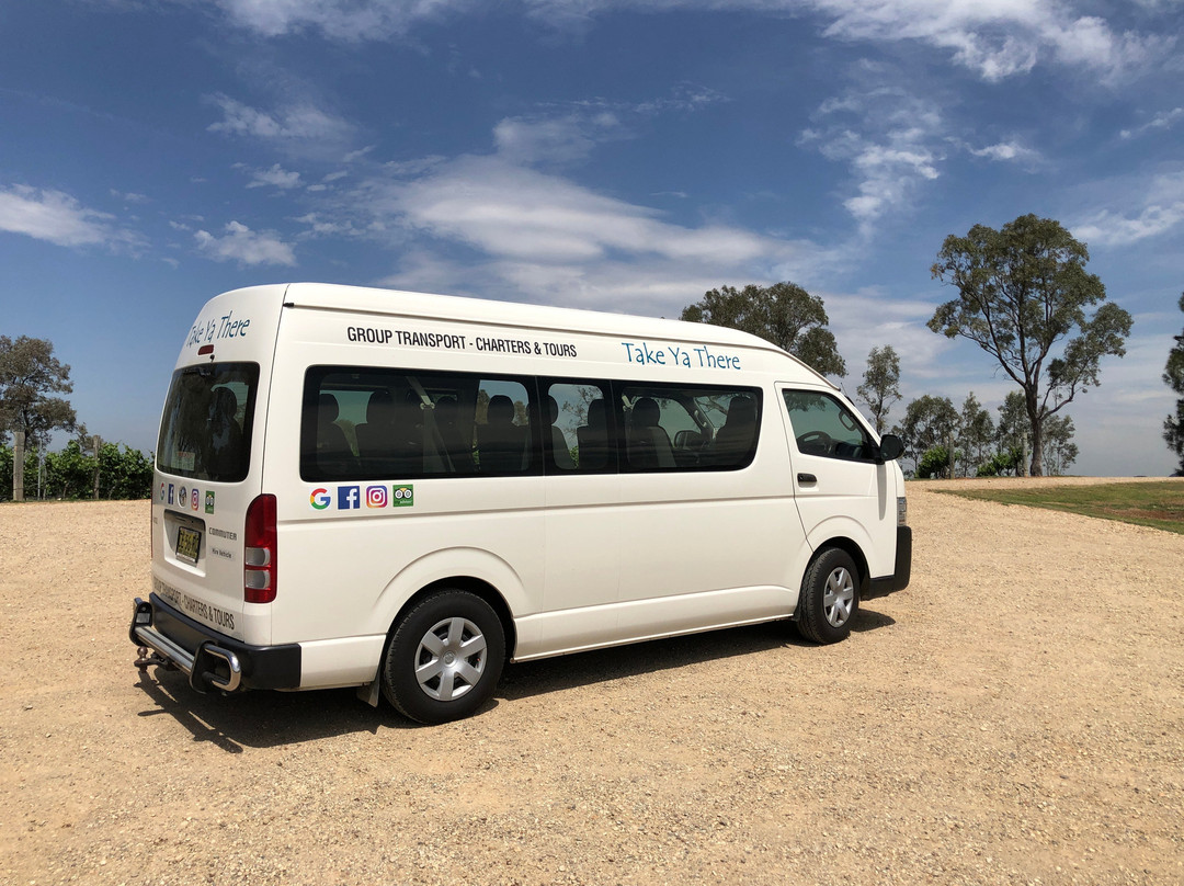 Take Ya There - Small Bus Service with Driver景点图片