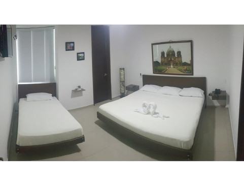 加勒比套房酒店主图