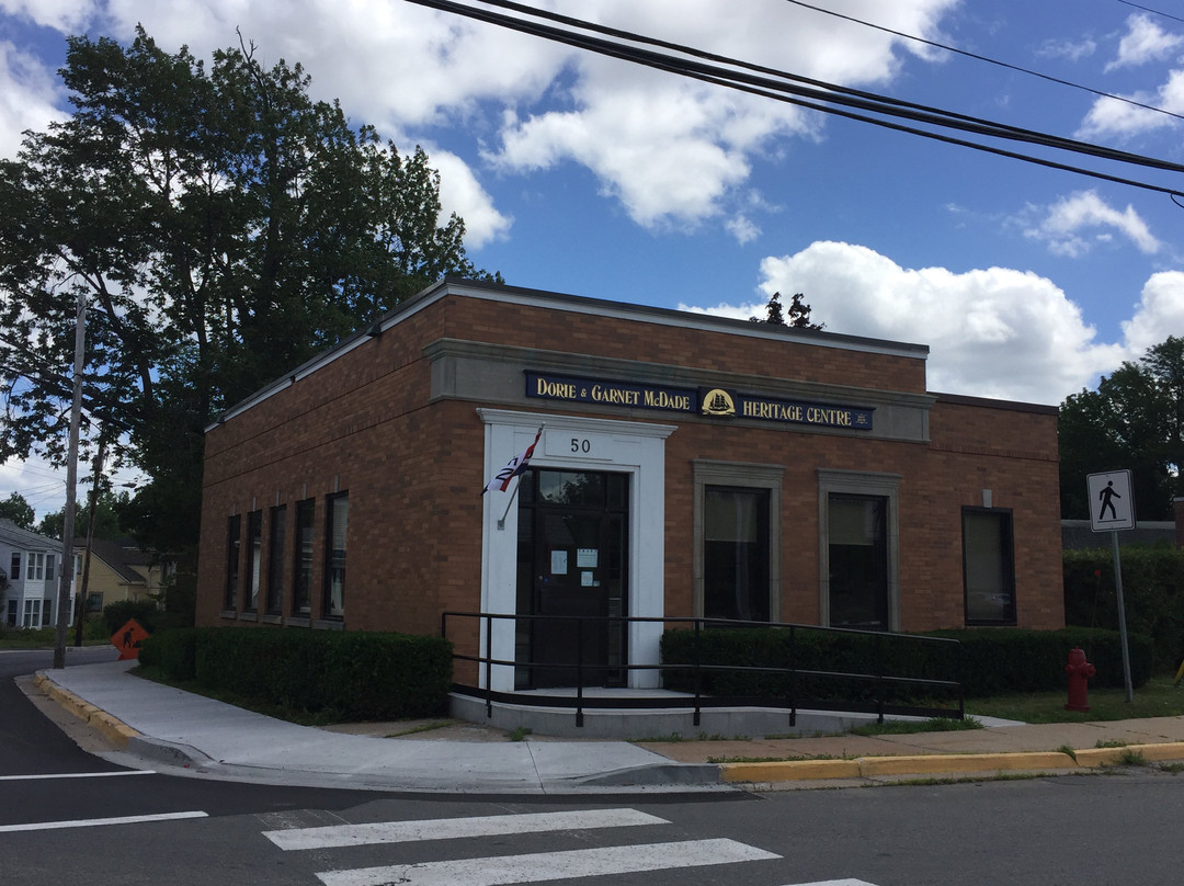 Walton旅游景点-Dorie & Garnet McDade Heritage Centre