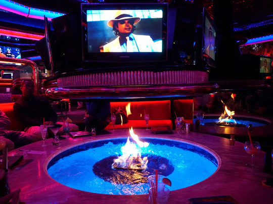 Peppermill's Fireside Lounge酒吧