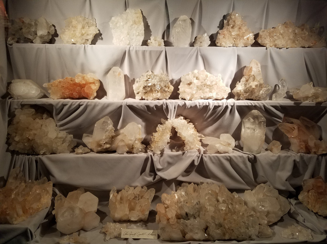 Museum of Minerals & Crystals景点图片
