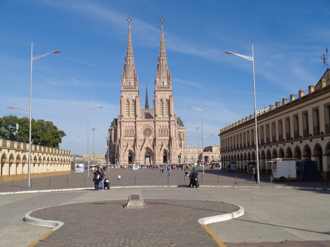 Plaza Belgrano景点图片