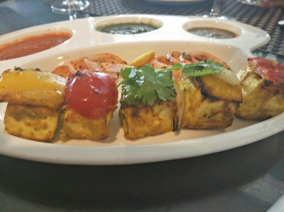 Clarion Inn Amps主图