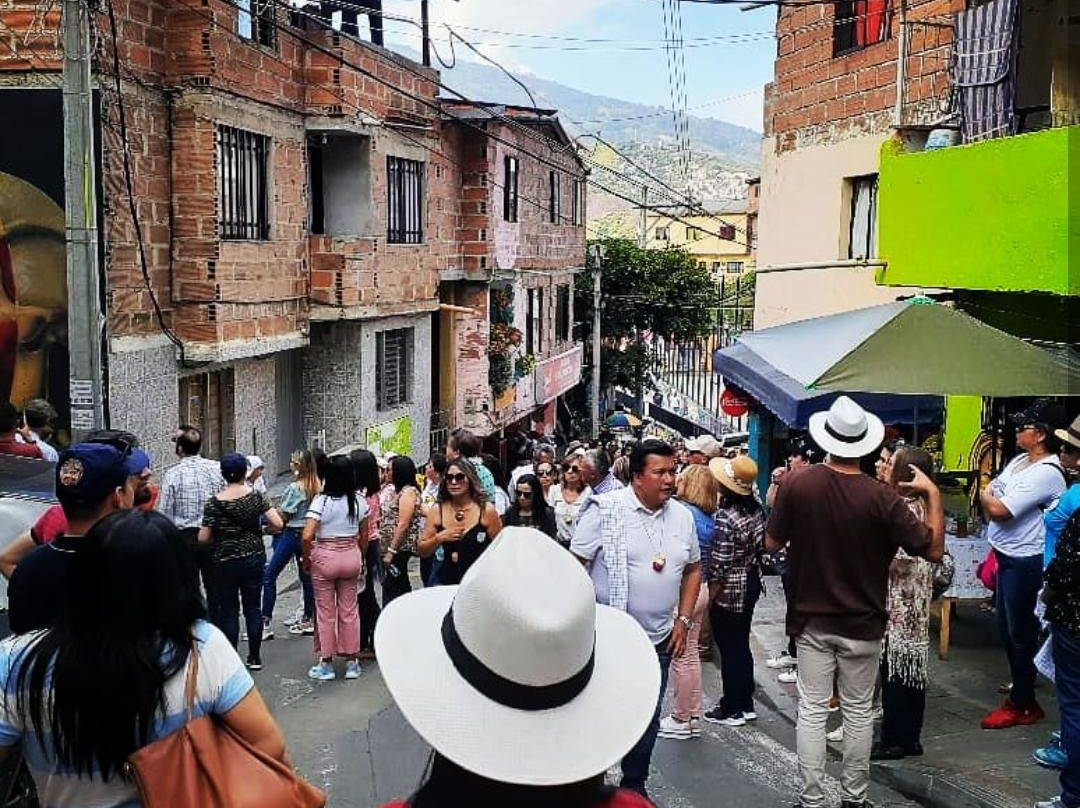 Escaleras Electricas De La Comuna 13-麦德林必去景点