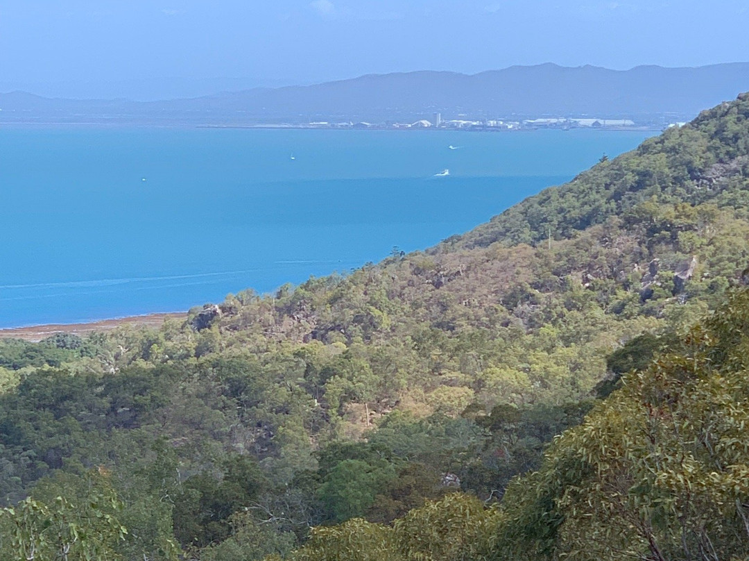 Nelly Bay to Arcadia Trail景点图片