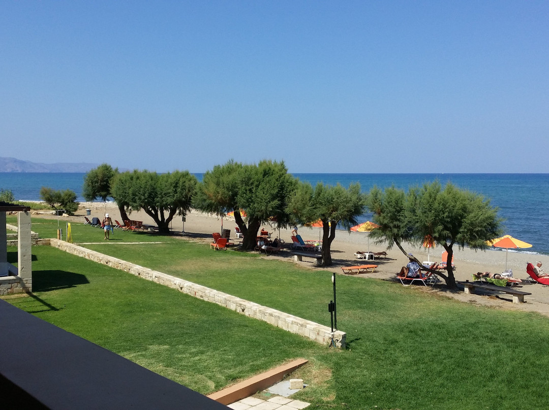 Silver Beach Hotel主图