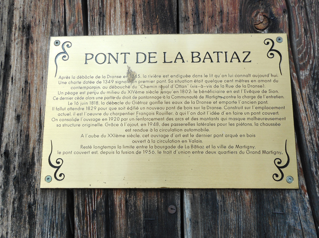 Pont de la Bâtiaz景点图片