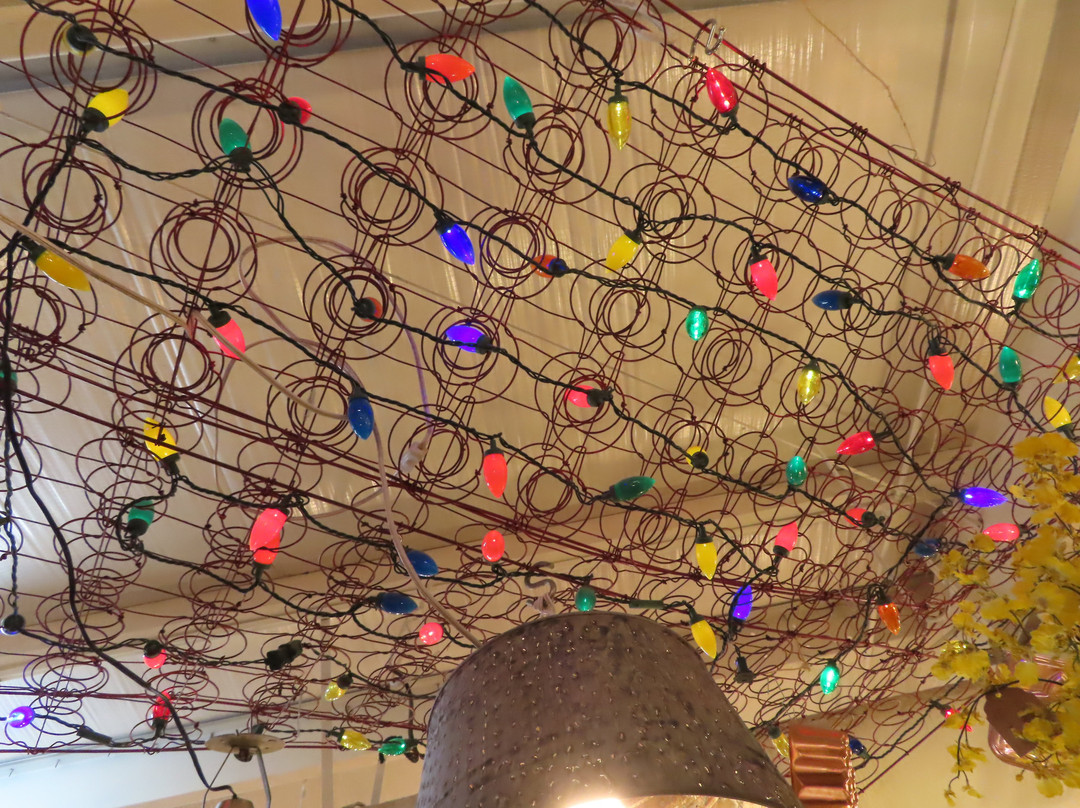 Aunt Tique & Uncle Junk's-Thomson必去景点