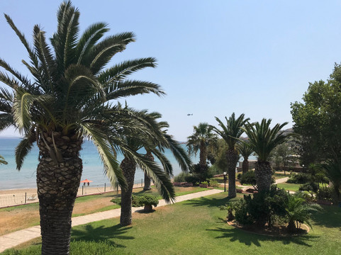 Golden Sand Hotel主图