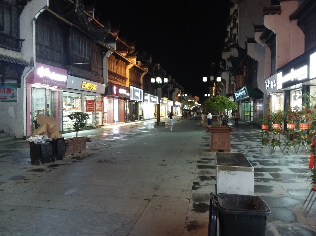 鹰潭旅游购物街-鹰潭市必去景点