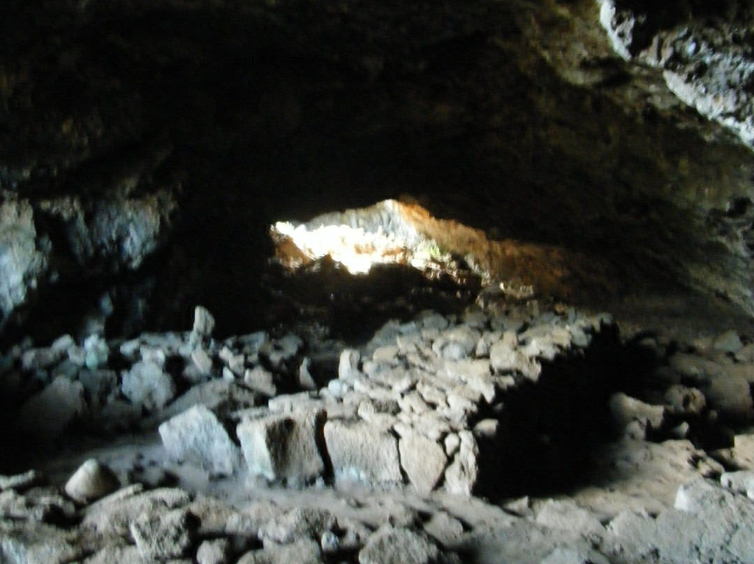 Ana Te Pahu-复活节岛必去景点