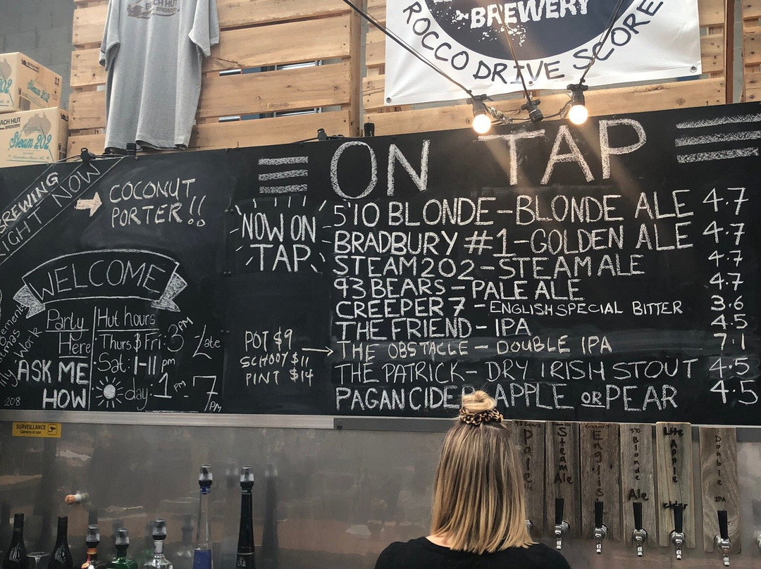 Beach Hut Brewery景点图片