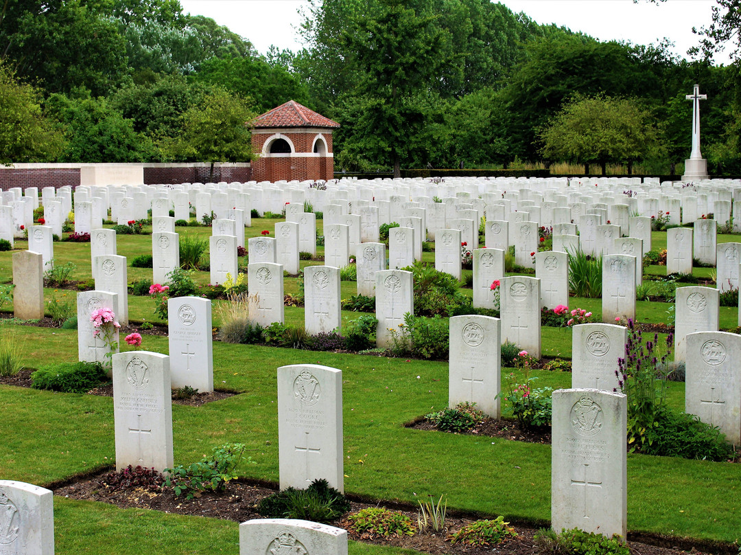 Royal Irish Rifles Graveyard景点图片