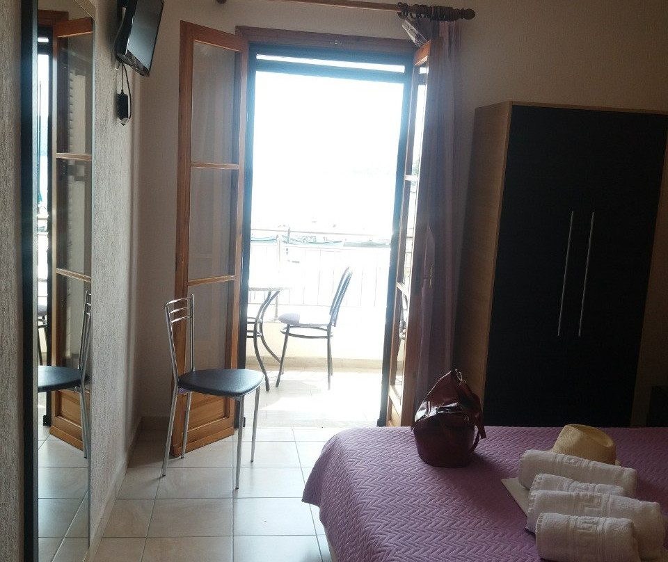 Oasis Deluxe Apartments主图