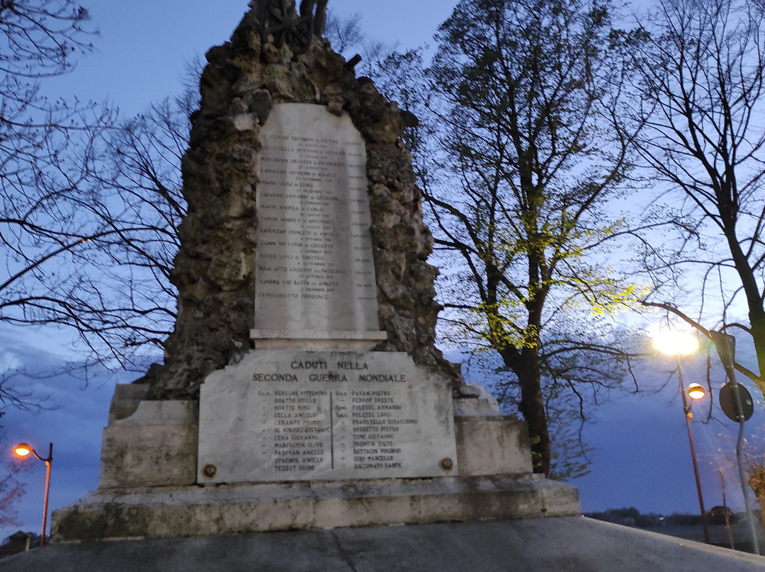 Monumento ai Caduti della Prima e della Seconda Guerra Mondiale景点图片