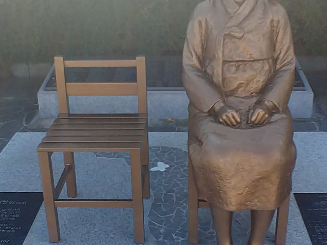 Statue of Peace-长城郡必去景点