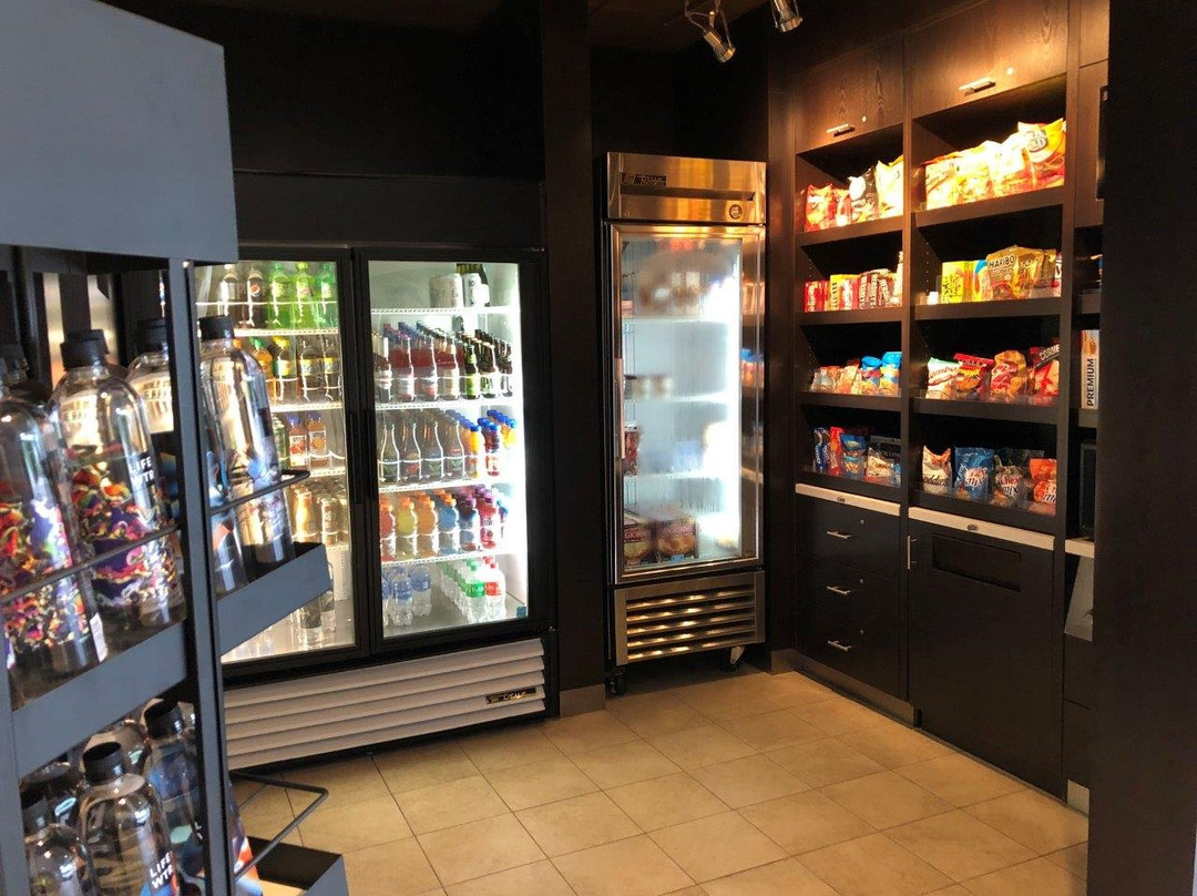 长滩机场万怡酒店主图