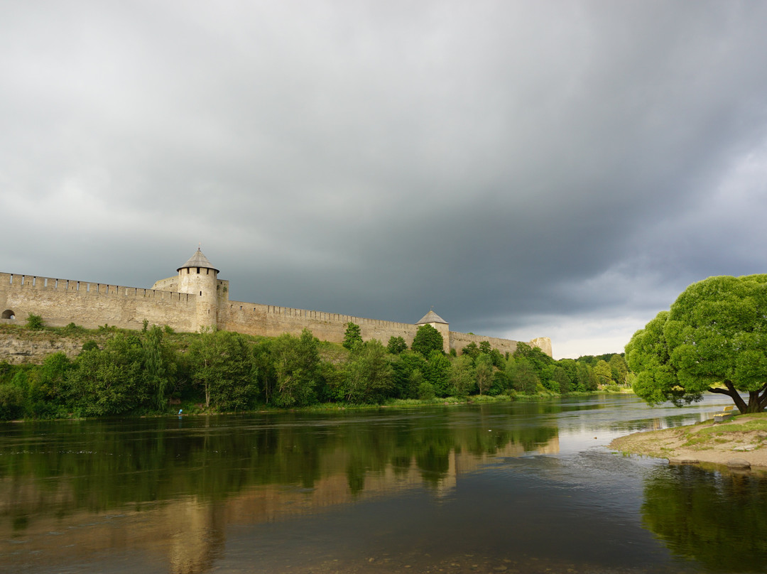 Narva River Promenade景点图片