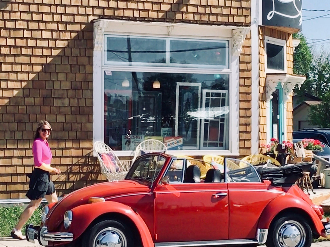 Candies & Curiosities-温尼伯海滩必去景点