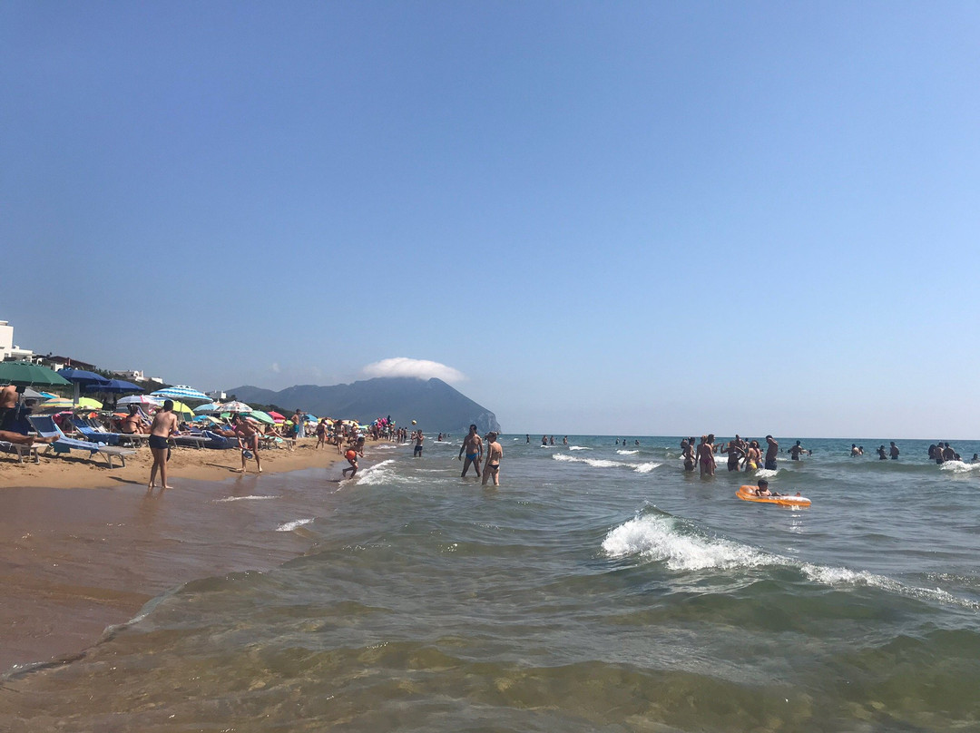 Bounty Beach Sabaudia景点图片
