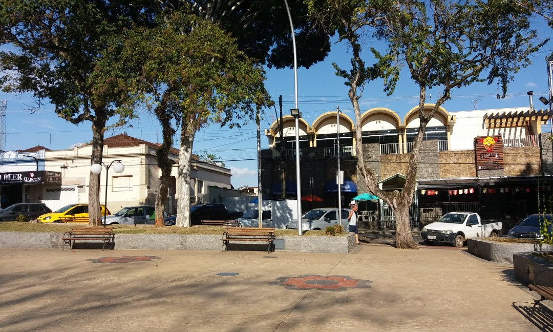 Praca Dr. Alcides Mosconi-Andradas必去景点