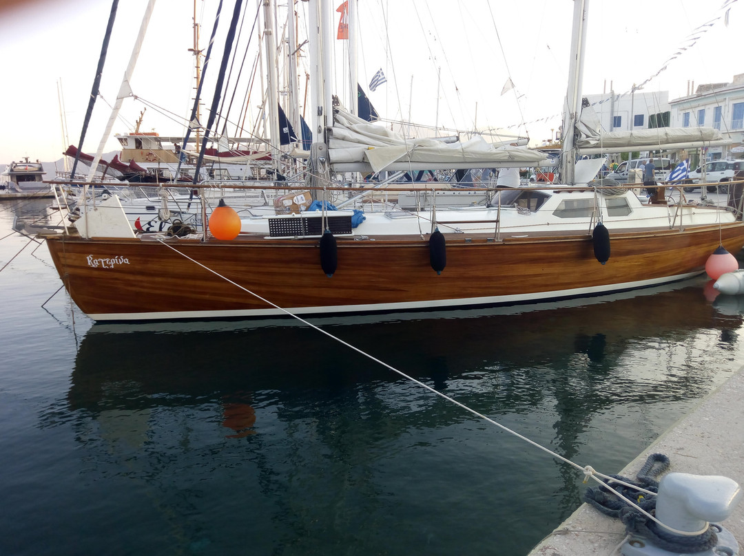 Katerina Sailing-Adamas必去景点