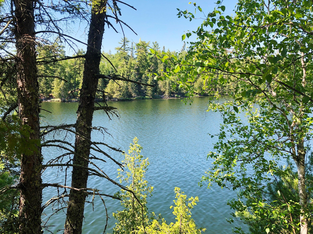 Hunt Lake Hiking Trail景点图片