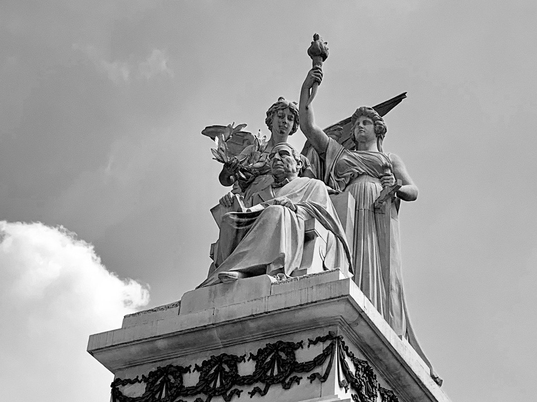 Plaza de los Fundadores-利昂必去景点