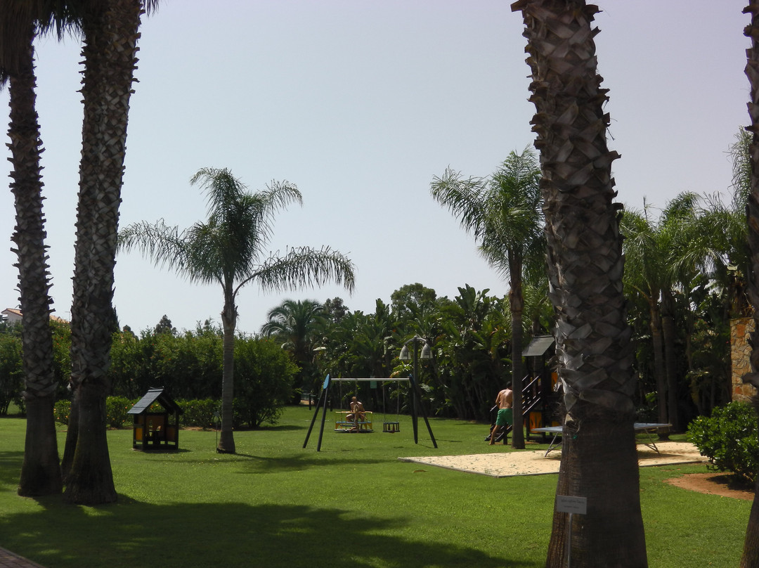 Lantana Resort Hotel & Apartments主图