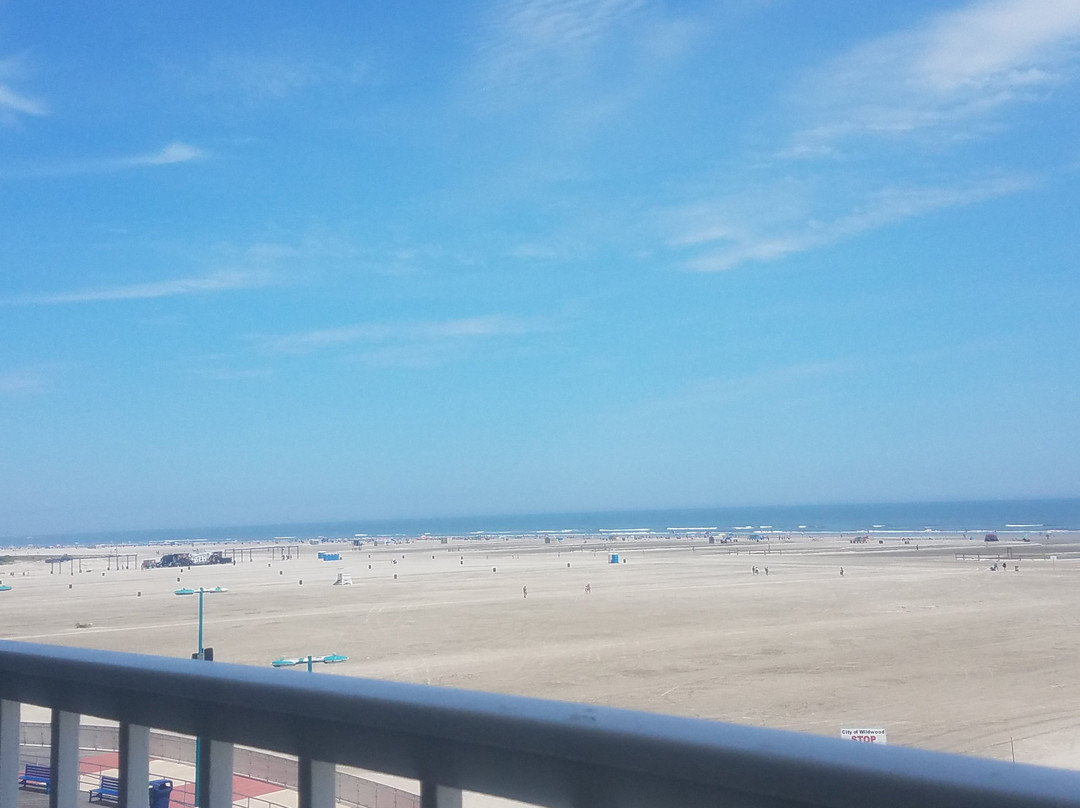 Adventurer Oceanfront Inn主图