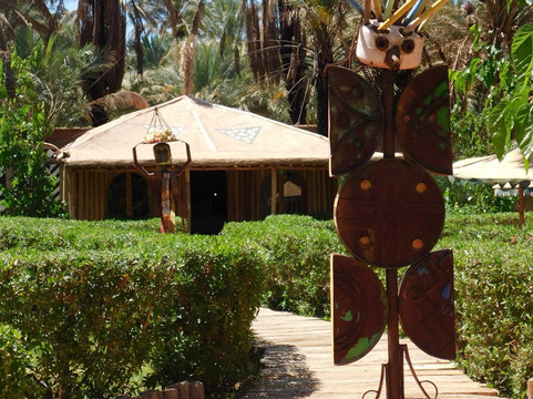 拉马内里亚德酒店主图